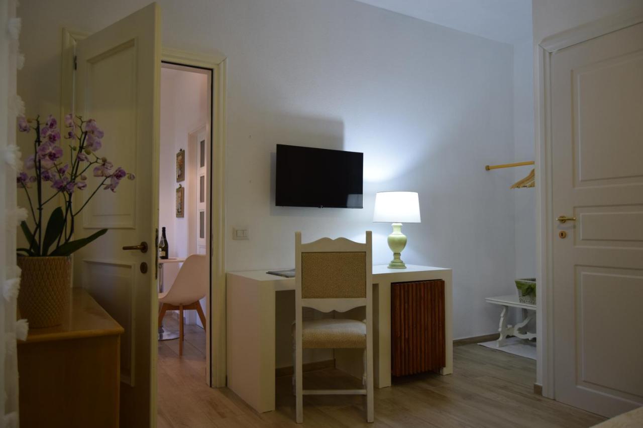 Hotel Stanza al Lungomare Olbia Esterno foto